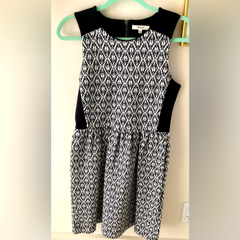 Women’s Madewell size S black and white below knee sleeveless dress